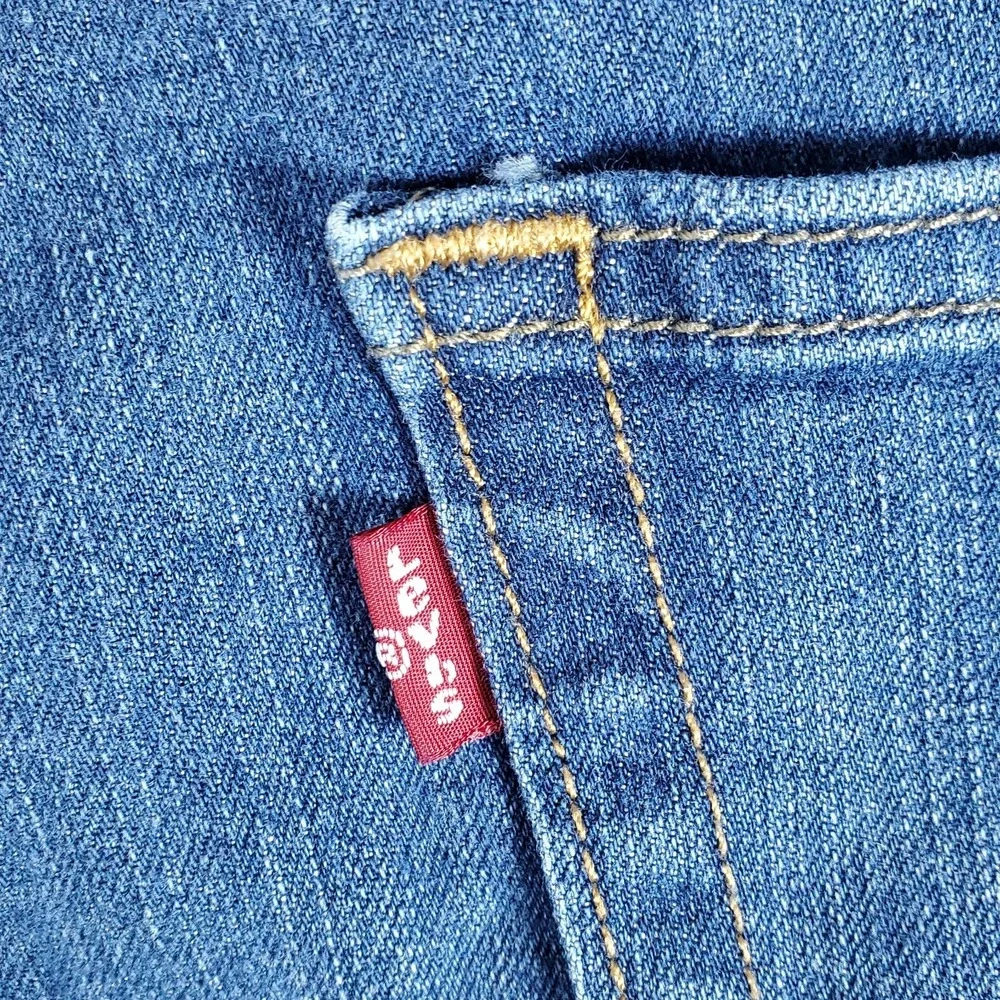 LEVI's 541 Men's Blue Jeans Size 44X30 Actually Measures 42X27.5 (B)